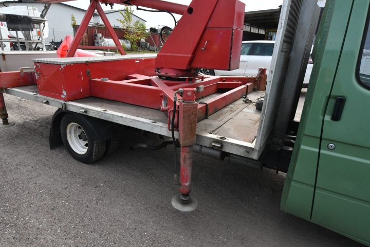 819745-6 Ford Transit 190 L with crane, 1989, 76 hp