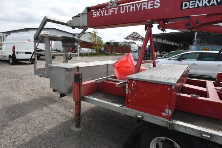 819745-9 Ford Transit 190 L with crane, 1989, 76 hp