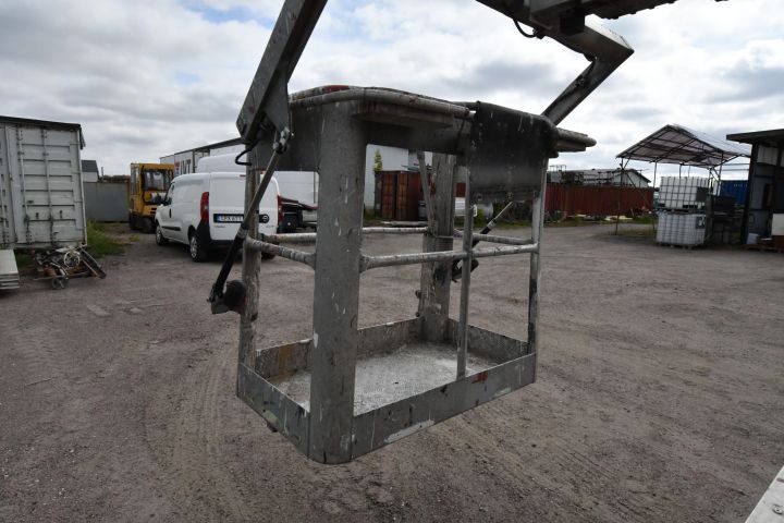 819745-15 Ford Transit 190 L with crane, 1989, 76 hp