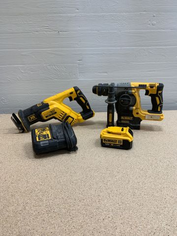 831829-1 DeWalt toolkit