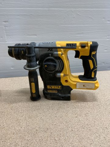 831829-2 DeWalt toolkit