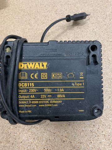 831829-5 DeWalt toolkit