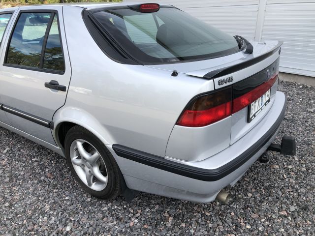 831836-10 SAAB 9000 CSE 2.3T Anniversary Model 1997