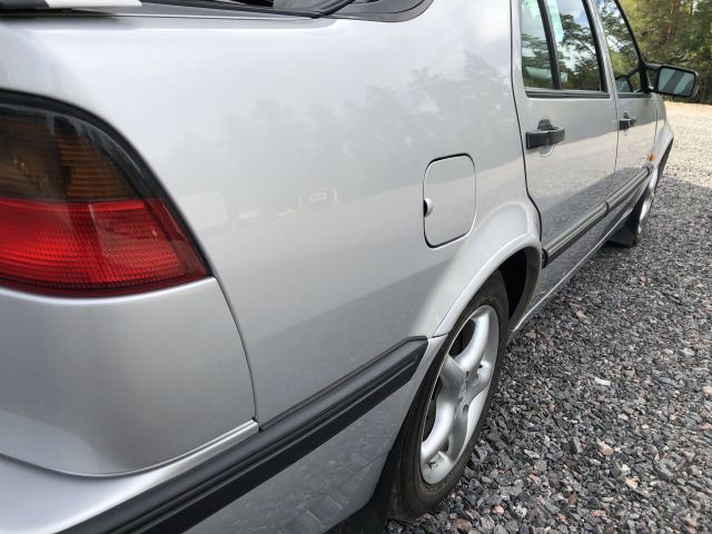 831836-11 SAAB 9000 CSE 2.3T Anniversary Model 1997