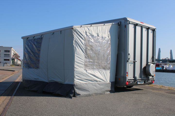 831849-11 Horse transport IFOR Williams 2CB Eventa M, 2015