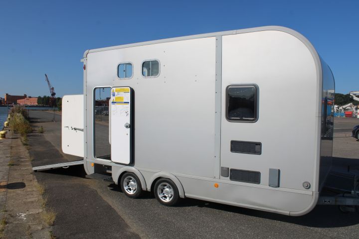 831849-14 Horse transport IFOR Williams 2CB Eventa M, 2015
