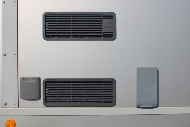 831849-29 Horse transport IFOR Williams 2CB Eventa M, 2015