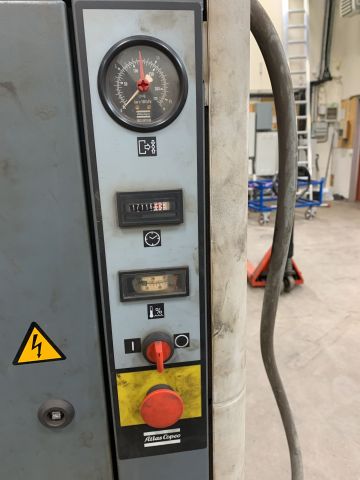 809908-5 Screw compressor Atlas Copco GX 7 FF with built-in tank