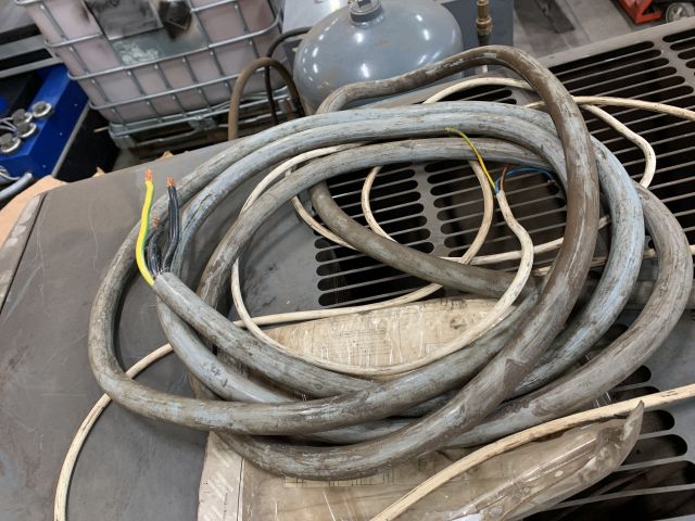 809908-10 Screw compressor Atlas Copco GX 7 FF with built-in tank