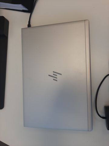 827834-9 Laptop with docking station & screen 24 "(i5 / 8GB / HP / W10Pro)