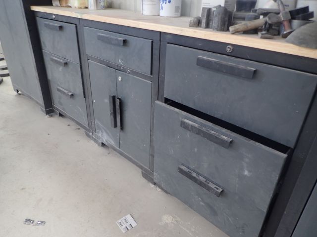 751858-5 Garageinredning