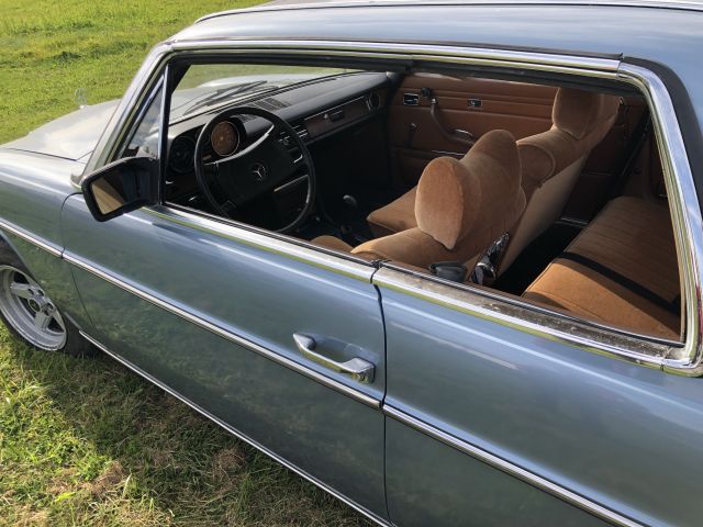 831837-18 Mercedes Benz 250 Coupe 1969