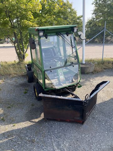 831973-9 Tool carrier John Deere F1145