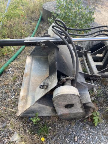 831973-20 Tool carrier John Deere F1145