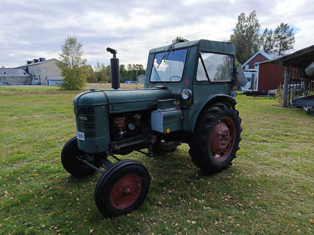 578555-1 Bolinder Munktell BM VICTOR 230 -56 BZM991