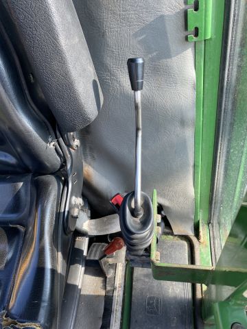 831973-28 Tool carrier John Deere F1145