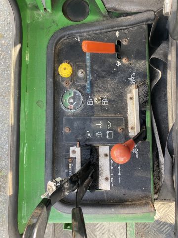 831973-29 Tool carrier John Deere F1145