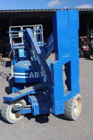 832531-3 Bomlift UpRight AB38N