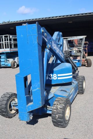 832532-4 Bomlift UpRight AB38