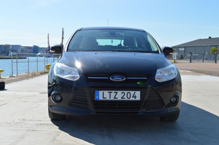 779153-8 Ford Focus kombi 1.6 TDCi 94 hk -2011