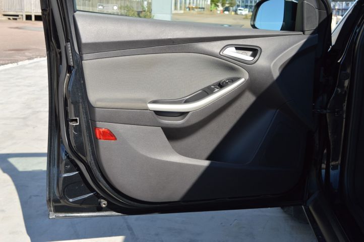 779153-14 Ford Focus kombi 1.6 TDCi 94 hk -2011