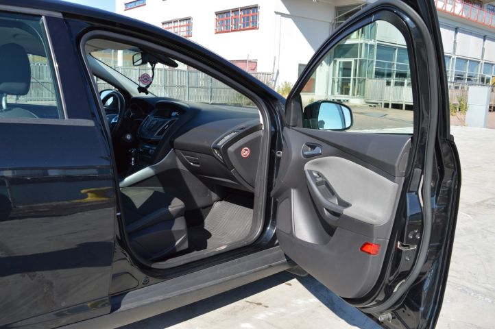 779153-25 Ford Focus kombi 1.6 TDCi 94 hk -2011