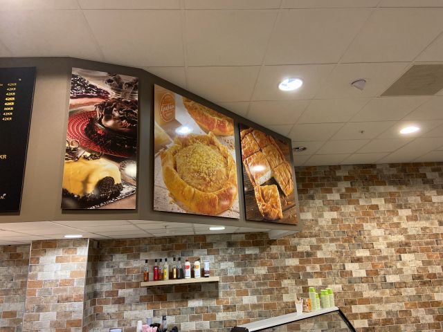 828718-11 Display shelves & Café boards for disassembly