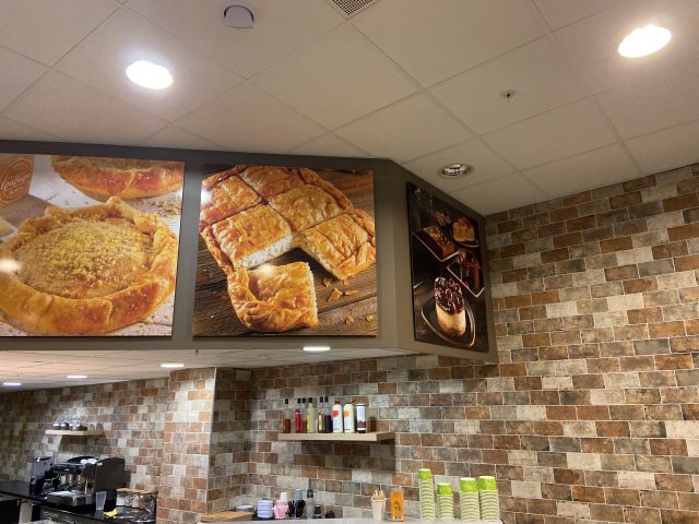 828718-12 Display shelves & Café boards for disassembly