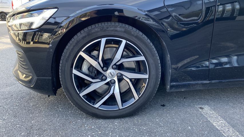 803932-10 Volvo V60 T6 Twin Engine, 2020 - NJX11K