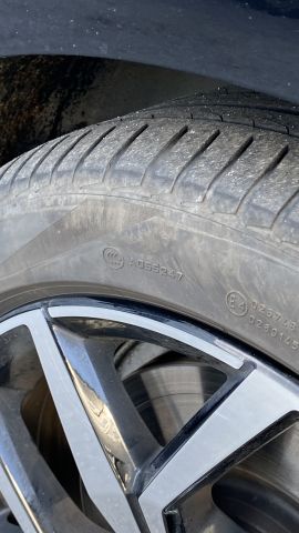 803932-17 Volvo V60 T6 Twin Engine, 2020 - NJX11K