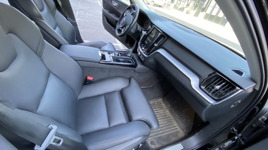 803932-26 Volvo V60 T6 Twin Engine, 2020 - NJX11K