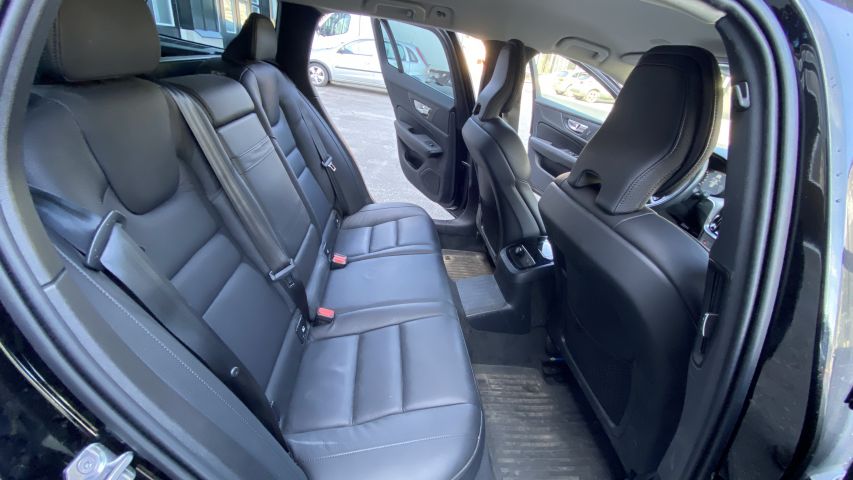 803932-30 Volvo V60 T6 Twin Engine, 2020 - NJX11K