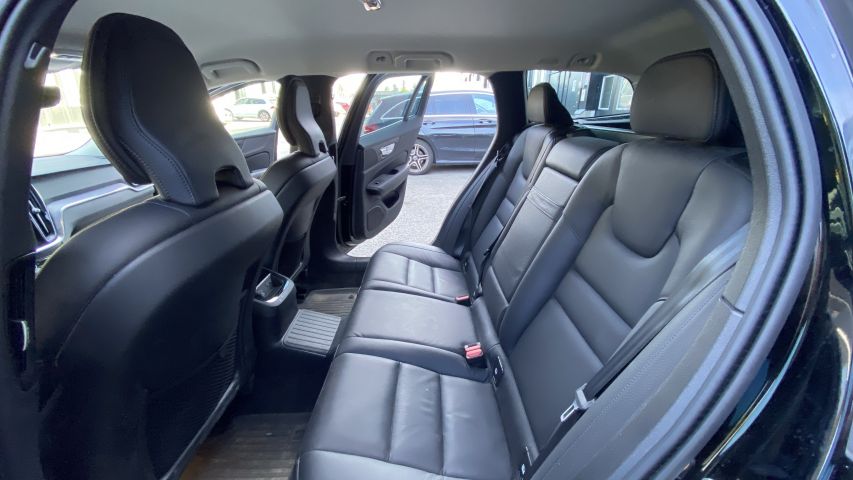 803932-31 Volvo V60 T6 Twin Engine, 2020 - NJX11K