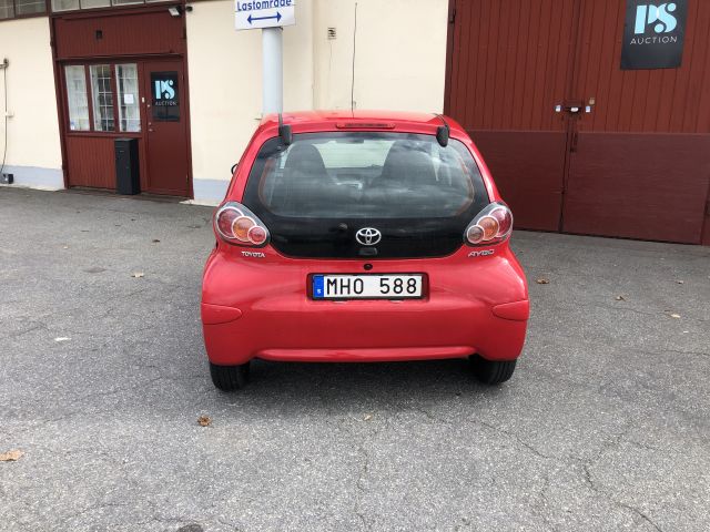 821762-4 Toyota Aygo 5-door 1.0 VVT-i Manual, 68hp, 2012