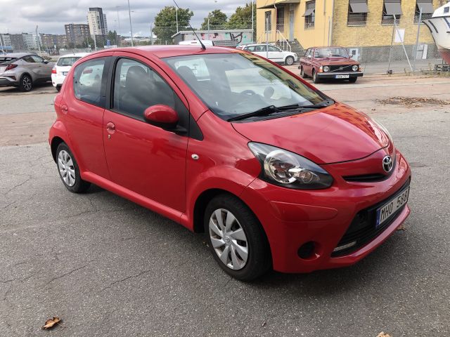 821762-7 Toyota Aygo 5-door 1.0 VVT-i Manual, 68hp, 2012