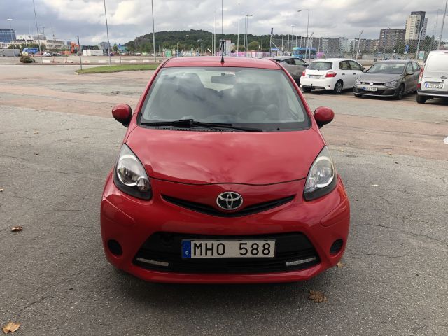 821762-8 Toyota Aygo 5-door 1.0 VVT-i Manual, 68hp, 2012