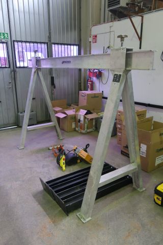 793950-2 Lifting beam with trestle, block trolley and hoists, Liftket / Jerneviken