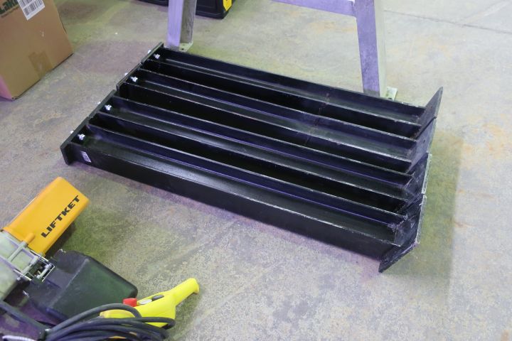 793950-6 Lifting beam with trestle, block trolley and hoists, Liftket / Jerneviken