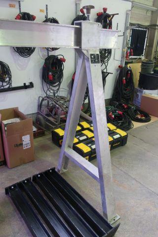 793950-17 Lifting beam with trestle, block trolley and hoists, Liftket / Jerneviken