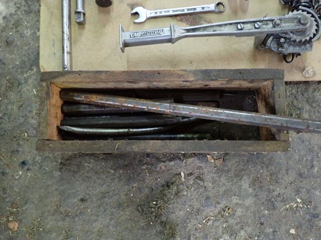 617774-9 Hand tools