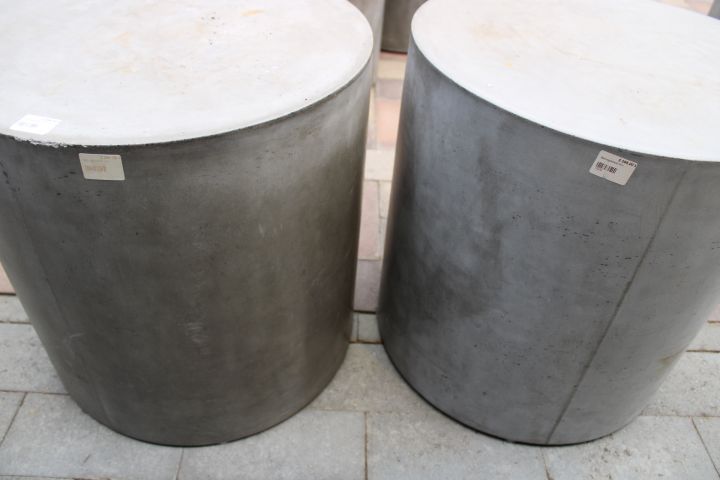 794408-9 Hand-cast concrete pedestals, two pieces
