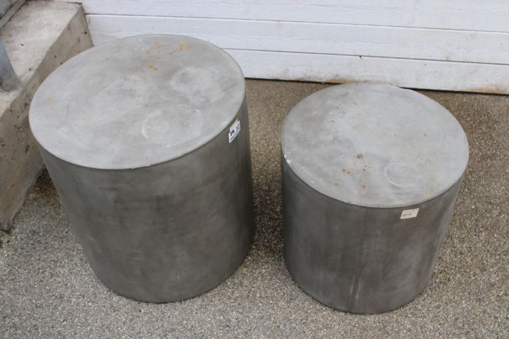 794419-2 Hand-cast concrete pedestals, 2 pcs