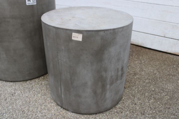 794419-3 Hand-cast concrete pedestals, 2 pcs