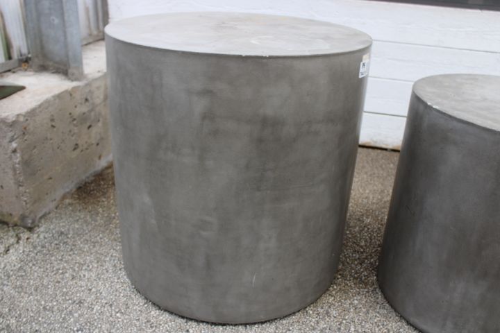 794419-4 Hand-cast concrete pedestals, 2 pcs