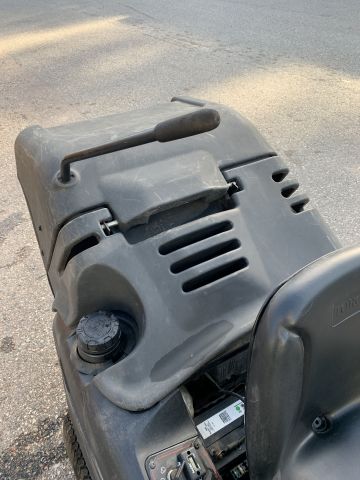 748036-19 Toro Riding Lawnmower TimeCutter ZD 420 97.1 hours