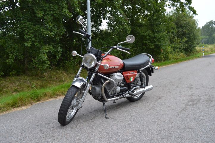 779225-1 Moto Guzzi V 850 T -1975