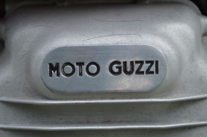 779225-12 Moto Guzzi V 850 T -1975