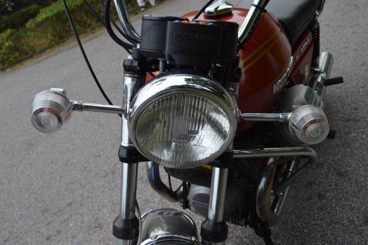 779225-15 Moto Guzzi V 850 T -1975