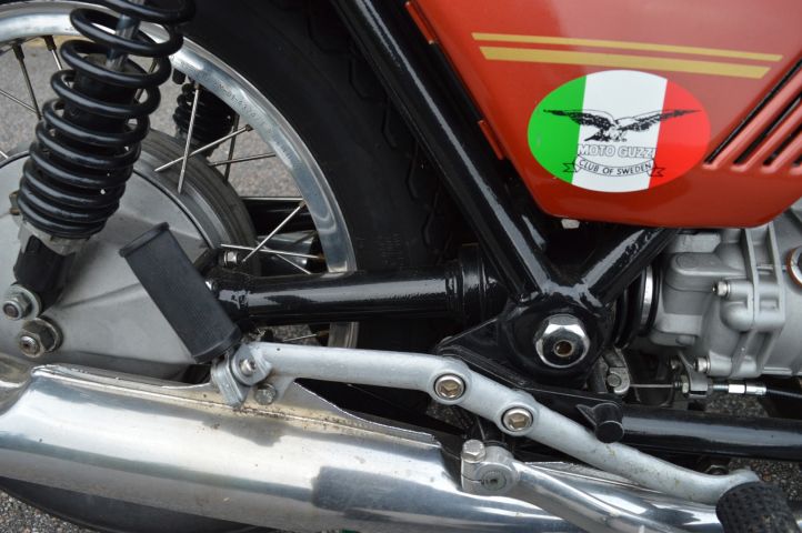 779225-24 Moto Guzzi V 850 T -1975