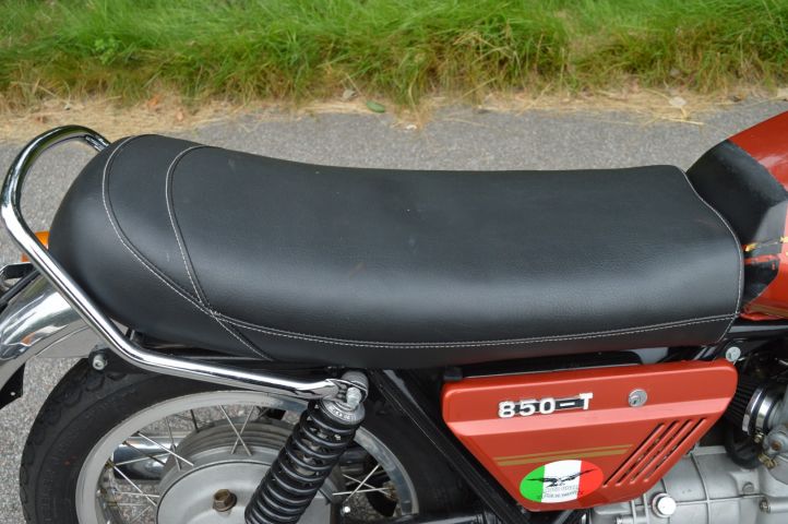 779225-26 Moto Guzzi V 850 T -1975